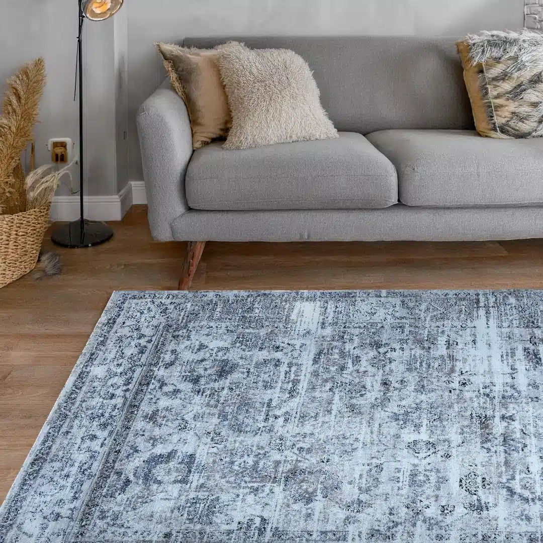 Lorenz White Grey Distressed Vintage Rug | B052A